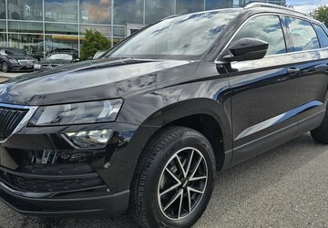 Skoda Karoq KAMERA/NAVI/CARPLAY/KEYLESS/AHK/1.HAND 101.047 km 18.900 &euro; Villingen-Schwenningen 78054
