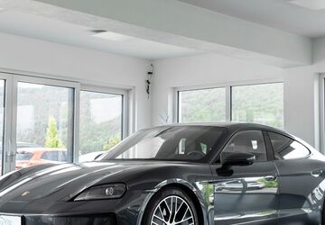 Porsche Taycan 35.000 km 77.000 &euro; Rietheim-Weilheim 78604