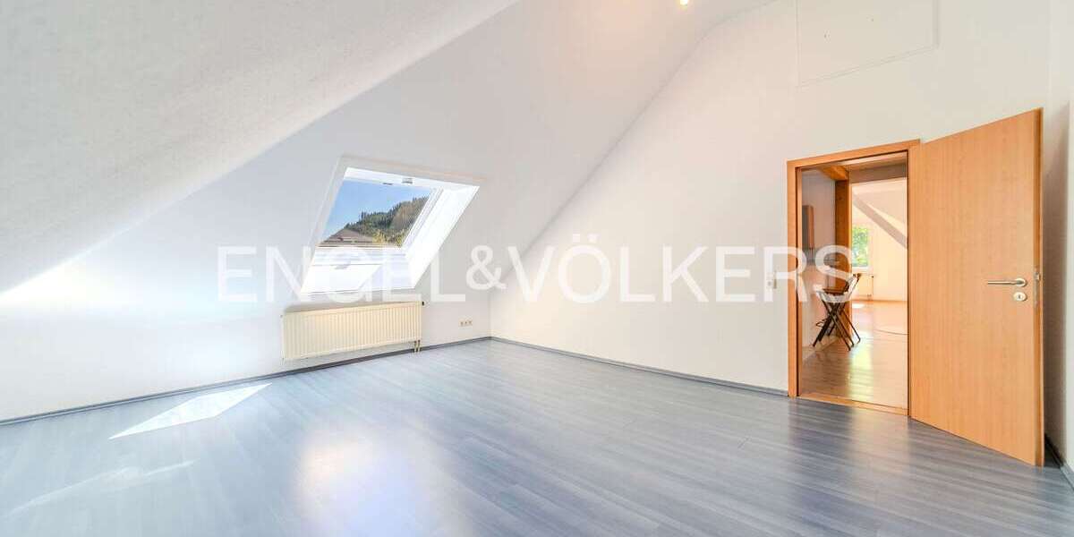 Etagenwohnung Titisee-Neustadt Neustadt - 3 Zimmer, 99 m&sup2;, 900&euro; | Angebot:27355557