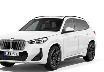 BMW iX1 19.600 km 53.430 &euro; Villingen Schwenningen 78052